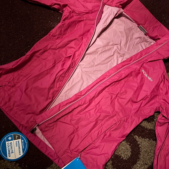 Columbia Jackets & Blazers - Columbia Women's Fuchsia Windbreaker